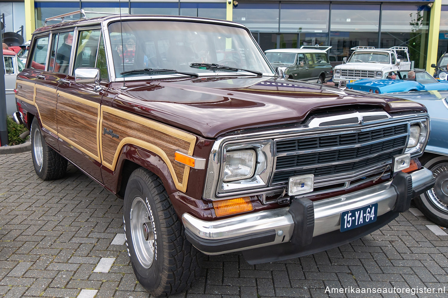 Jeep Grand Wagoneer uit 1987